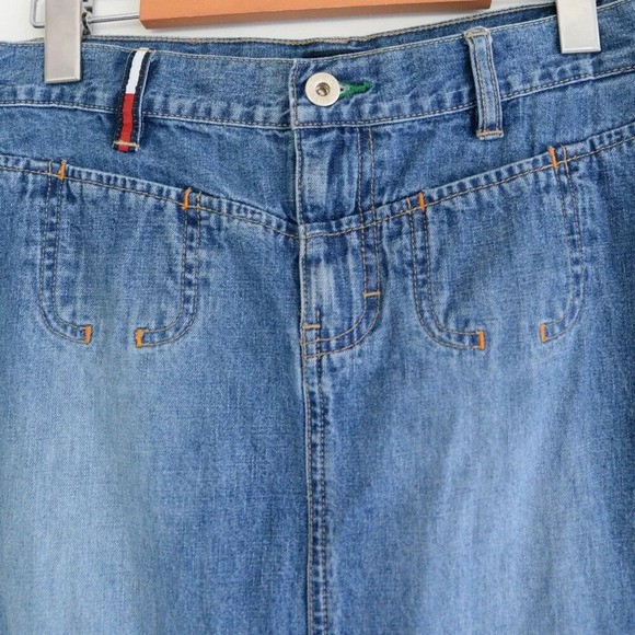 Vintage Tommy Hilfiger Tommy Jeans Mid Wash Back Slit Blue Denim Skirt 3 - Picture 5 of 13